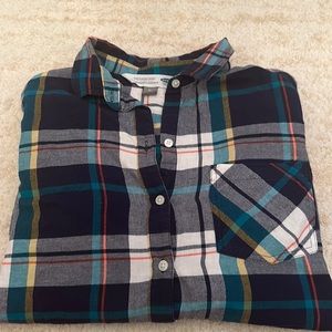Old navy women’s cotton plaid button down- excellent condition! Size xl!